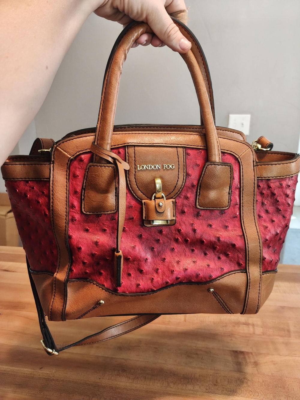 London Fog Red & Tan Faux Ostrich Satchel Handbag Crossbody Bag Lock